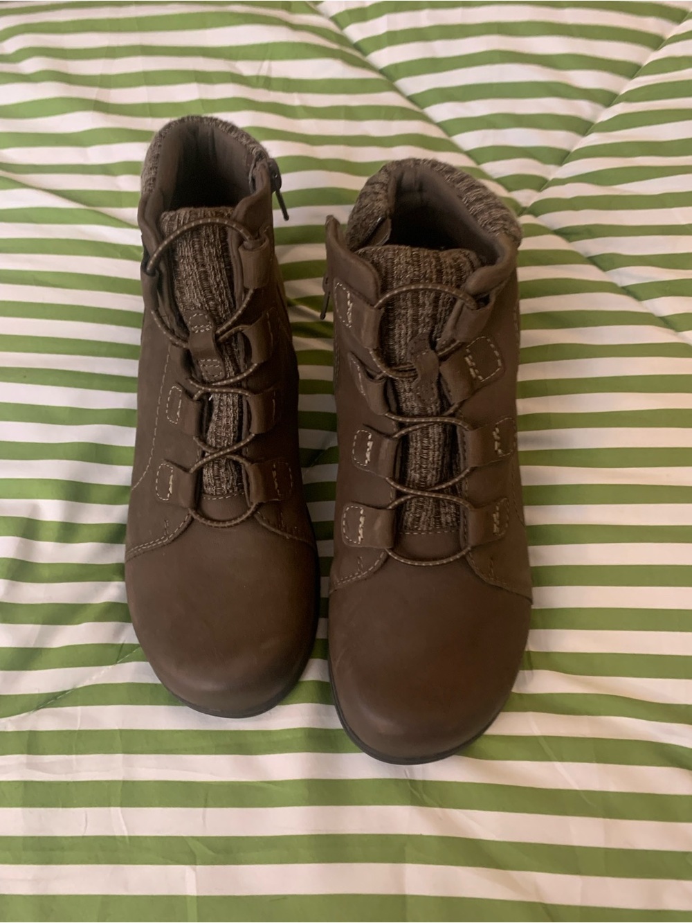 Clarks Brown Casual Lace-Up Shoes with Textured Soles